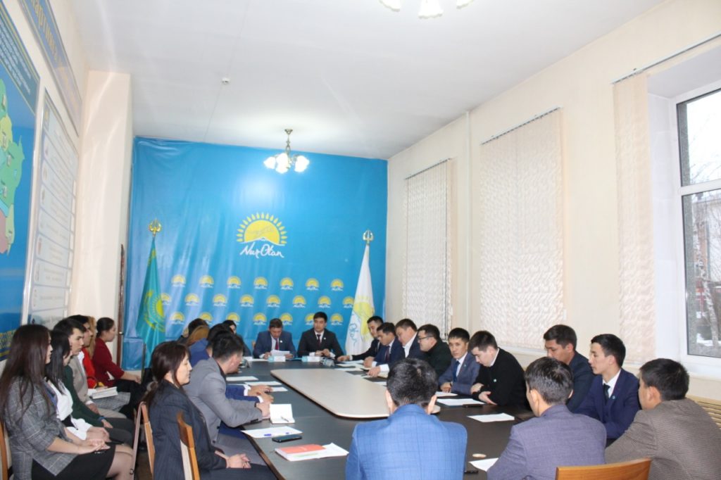 ВКО: в Nur Otan обсудили под поддержку молодежи