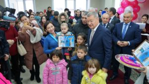 50 семейчан получили квартиры в День Первого Президента